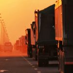 <b>Moderne chauffeurstraining en zelfsturende vrachtwagens: Kan de technologie het tekort aan vrachtwag...</b>